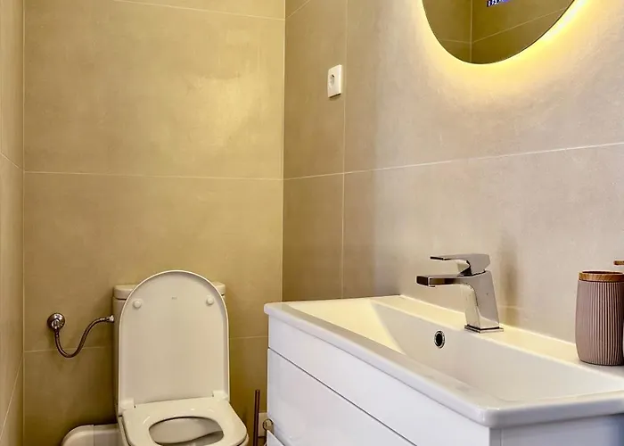 The Tree House 96c -