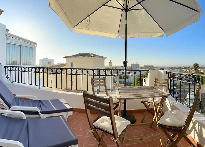 The Tree House 96c - * ラゴス