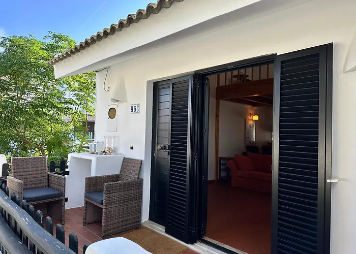 アパート The Tree House 96c - *